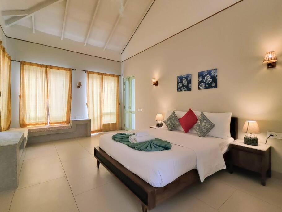 Barcelona Villas At Love Story Siolim- 3Bhk Private Pool Villas Экстерьер фото